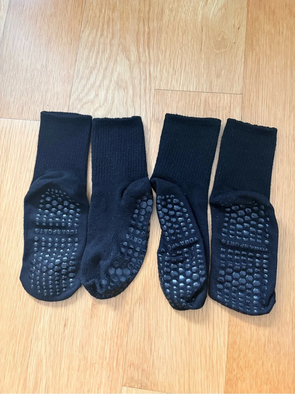 2 Pairs of Non-Slip Grip Socks